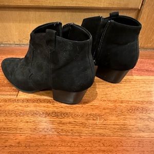 Heeled boots
